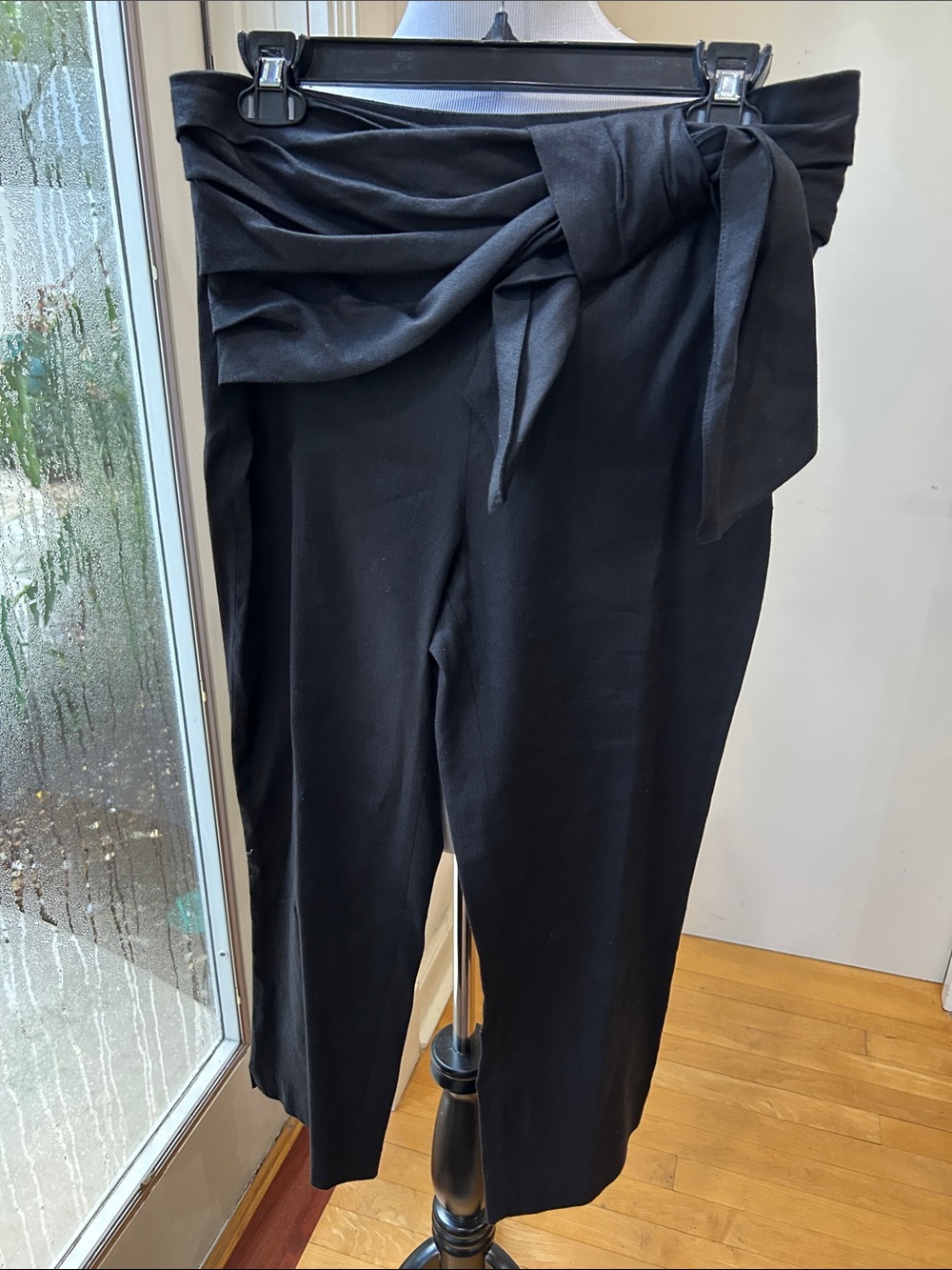 Zara Black Tie-Waist Cropped Pants